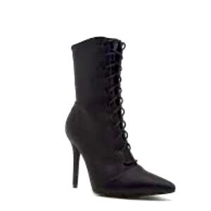 Black pointy goth witchy punk toe boots size 7 $78